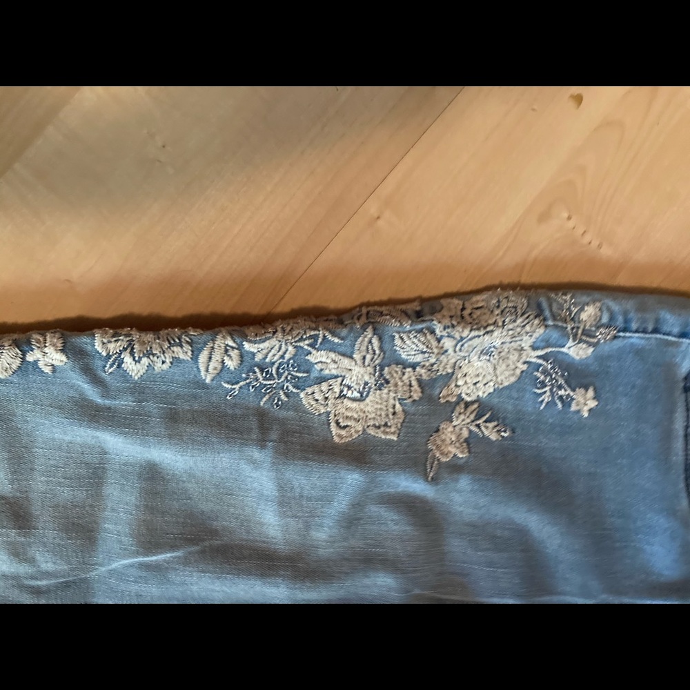 Embroidered jeans - Picture 2 of 4